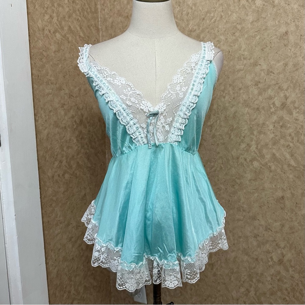 VTG 80s Retro Light Blue & White Satin Lace Trim Flowy Lingerie Babydoll Top